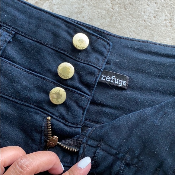 High Waist Short - Picture 2 of 4